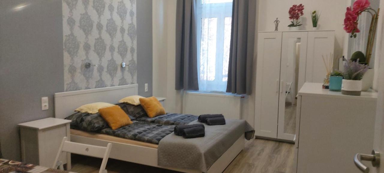 Pompar Belvarosi Apartman Szeged Exteriör bild