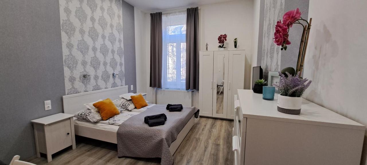 Pompar Belvarosi Apartman Szeged Exteriör bild